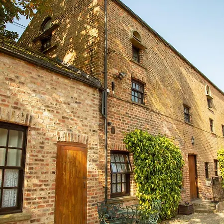 The Carriage House, 3a 公寓 *