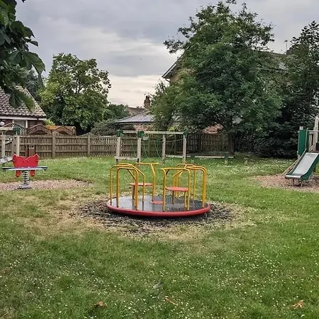 The Carriage House, 3a