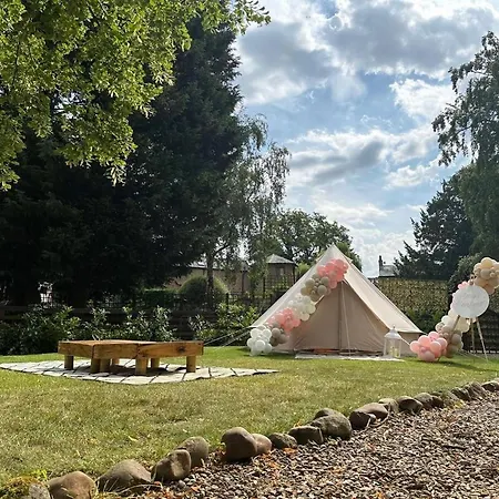 The Carriage House, 3a アパート *